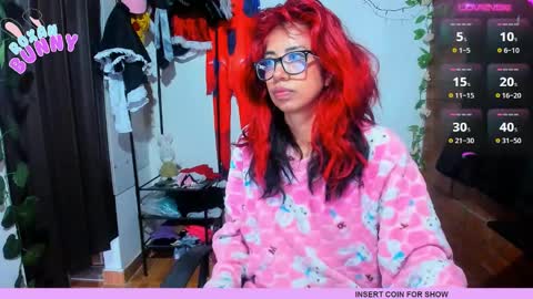 Snapshot of roxanbunny chatting on December 17, 11:28 am roxxy online show from December 17, 11:28 am