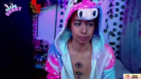 Snapshot of roxanbunny chatting on September 15, 2:42 am roxxy online show from September 15, 2:42 am