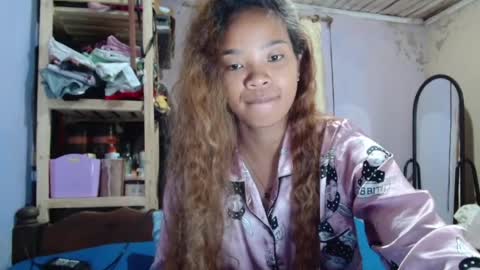 roxanne_98 online show from May 6, 5:00 am