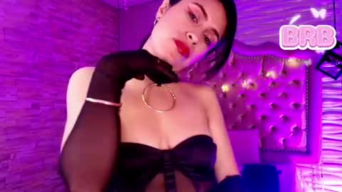 roxanne_han online show from August 2, 2:36 am