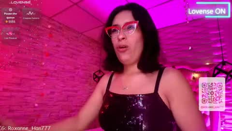 roxanne_han online show from February 13, 11:45 am