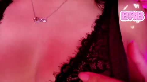 roxanne_han online show from July 3, 12:11 pm