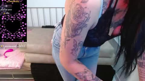Roxanne online show from April 29, 5:30 pm