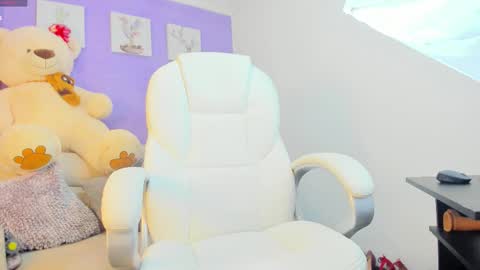 Roxanne evans   Schedule 700 -1400GTM-5 online show from October 22, 4:34 pm