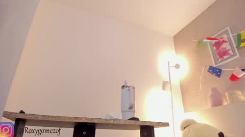 Roxanne Gomez online show from July 16, 2:54 pm