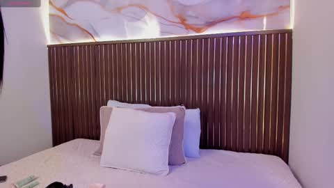 Roxie  online show from November 21, 11:56 am