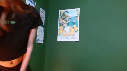 Roxie online show from December 17, 1:55 am