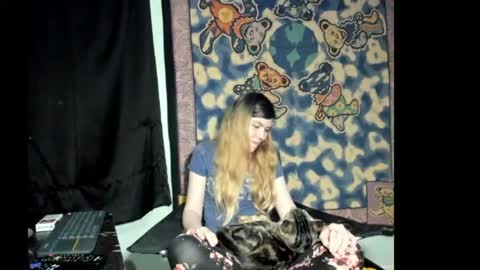 roxihazeleyes online show from July 20, 5:43 am