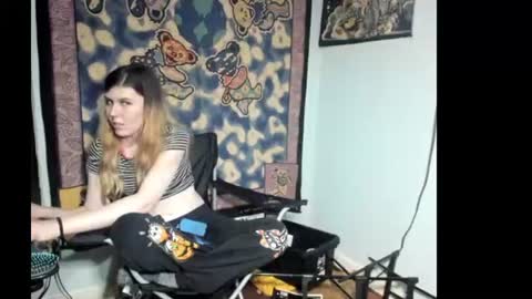 roxihazeleyes online show from July 24, 2:31 am