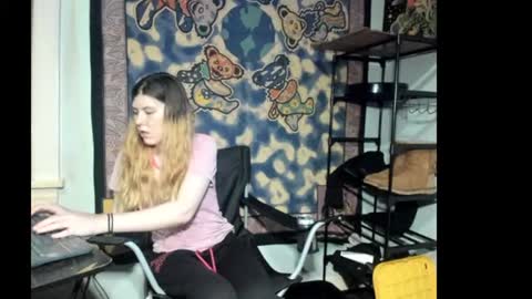 roxihazeleyes online show from August 7, 2:29 am
