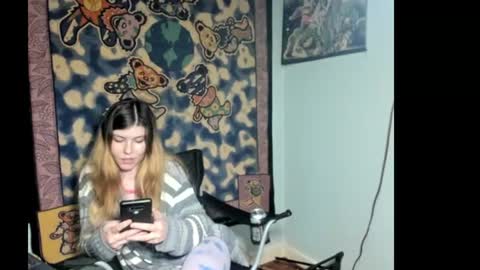 roxihazeleyes online show from July 2, 3:23 am