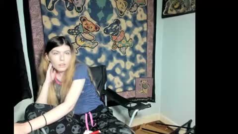 roxihazeleyes online show from June 29, 3:24 am