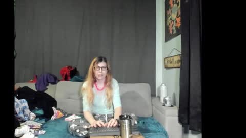 roxihazeleyes online show from November 7, 8:53 am