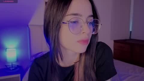 Roxxy online show from March 4, 11:00 pm