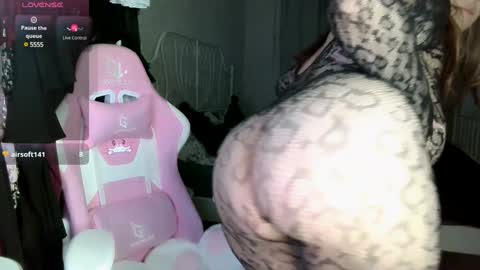 Roxy online show from December 19, 12:45 pm