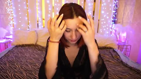 Snapshot of roxy_rayy chatting on February 25, 4:46 am roxy_rayy online show from February 25, 4:46 am