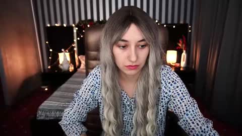 Snapshot of roxy_rayy chatting on January 1, 1:59 pm roxy_rayy online show from January 1, 1:59 pm