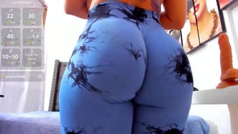 Snapshot of roxy_rebel chatting on October 7, 3:05 pm roxy online show from October 7, 3:05 pm