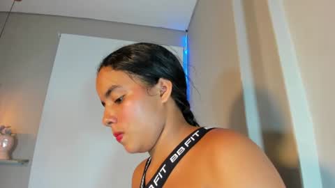 roxy_stone1 online show from June 20, 7:28 pm