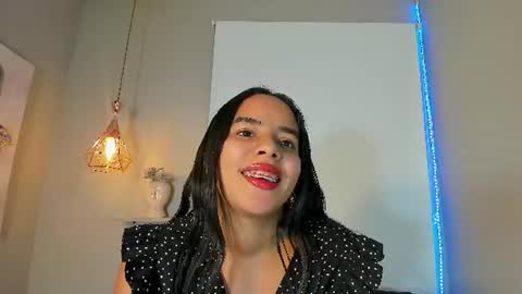 roxy_stone1 online show from June 13, 7:33 pm