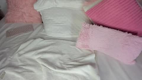 roxy_swt7 online show from May 20, 5:37 am