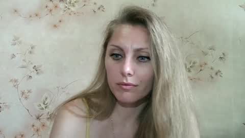 roxyfox18x01 online show from June 22, 8:33 am