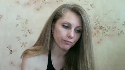 roxyfox18x01 online show from April 29, 7:11 am