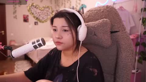 roxysuh online show from May 1, 7:55 am