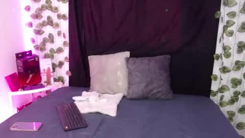 Bruna Royale  online show from February 2, 4:17 pm