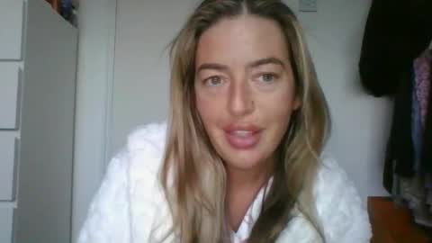 rubyredxxxoxxx online show from January 18, 8:32 am