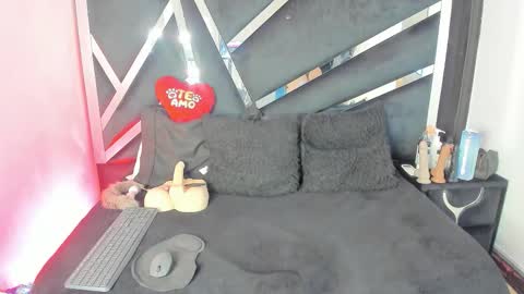 rubyxht online show from February 28, 1:43 pm