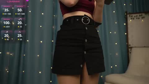 Snapshot of ruminelle chatting on September 28, 1:27 pm Lilith online show from September 28, 1:27 pm