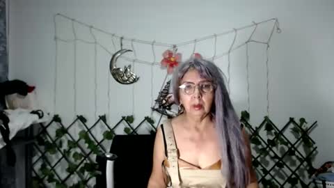 ruth_blue21 online show from February 11, 2:46 am