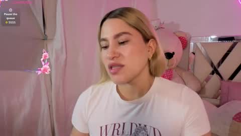 saaya_tay online show from June 5, 3:43 am