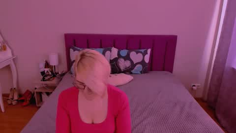 Sabrina MacMarren online show from February 6, 8:39 am