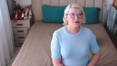 Sabrina MacMarren online show from August 1, 2:41 pm