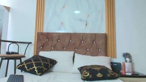 scarlet fox75 online show from April 26, 4:49 pm
