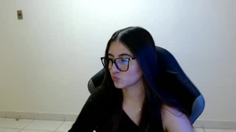 Sahaliefox  online show from June 25, 9:16 pm
