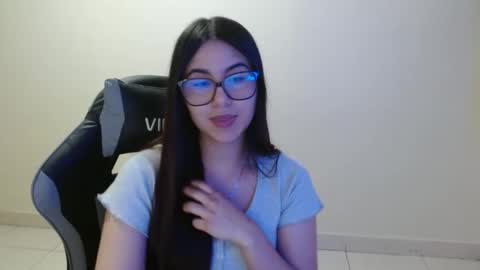 Sahaliefox  online show from November 21, 10:12 pm