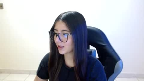 Sahaliefox  online show from July 11, 2:11 am