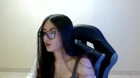 Sahaliefox  online show from July 9, 11:50 pm