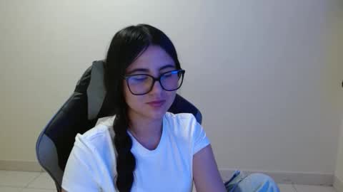 Sahaliefox  online show from November 14, 9:15 pm