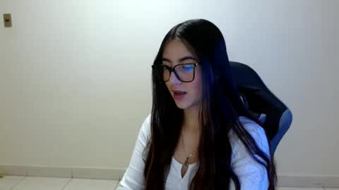 Sahaliefox  online show from June 24, 12:20 am