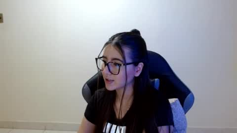 Sahaliefox  online show from July 28, 10:20 pm