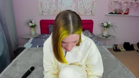 Adel online show from May 1, 10:02 pm