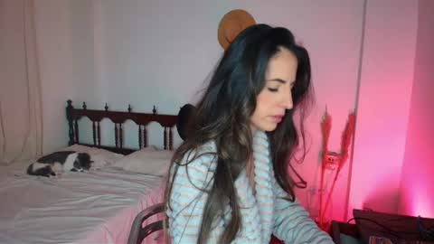 Sindy Scott online show from July 27, 6:49 pm