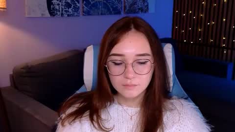 Molly online show from November 3, 2:10 pm