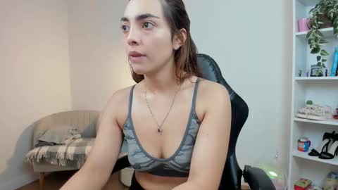 Snapshot of sakura_harper chatting on October 7, 5:01 am Sakura Harper online show from October 7, 5:01 am