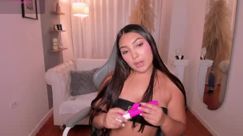 sallomex online show from April 8, 7:05 pm