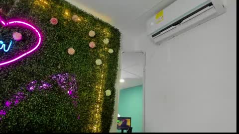 Snapshot of salome_domi chatting on December 5, 7:49 pm salome online show from December 5, 7:49 pm